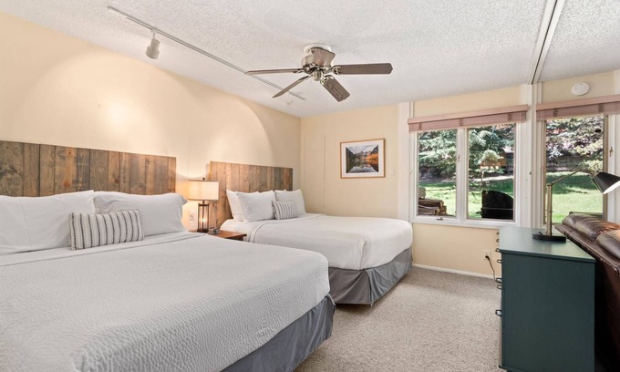 Snowmass Village Condo | Guest Favorites at 10% Off! Stay 3 nights through Nov