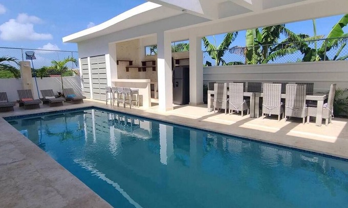 La Mulata Villa | Guest-friendly 10BR/12BA Villa: Pool, Billiard, Walk to Everything