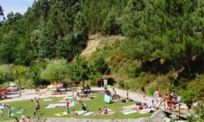 Figueiro dos Vinhos House | Guest House 'Casa Da Aldeia - Conforto E Paz' with Mountain View, Private Terrace and Wi-Fi