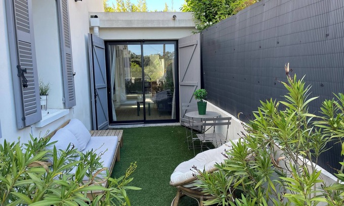 La Treille Condo | Guest House at the foot of the Marseilles hills in Marcel Pagnol's village