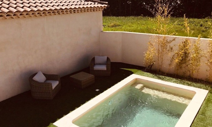 Rognonas Apartment | Guest house in the countryside near Avignon