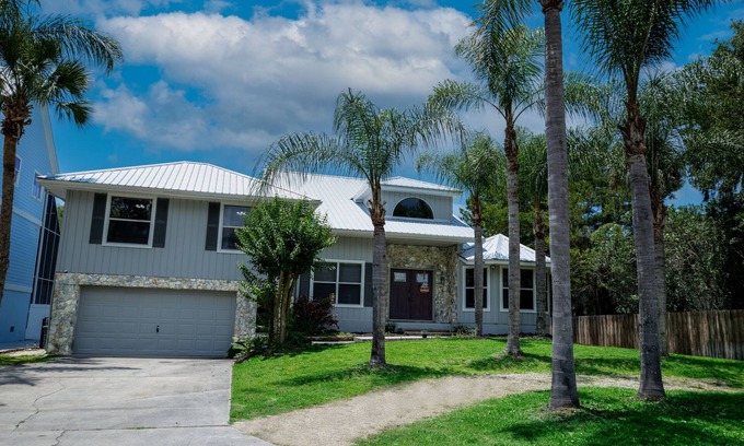 Crystal River House | Guest's Favorite! Kings Bay Retreat@ Crystal River, Charming Villa Kings Bay Retreat at Crystal Rive