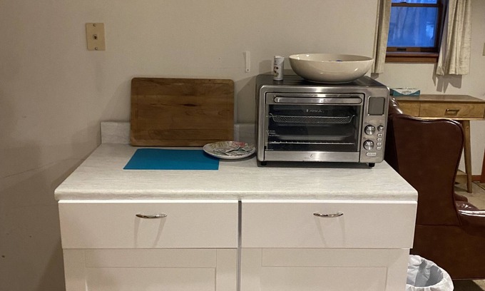 Park Forest Village Apartment | Guest suite next to Tudek park