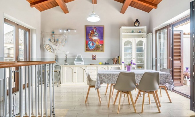 Torre Archirafi Apartment | GuestHost-La Dimora di Max Bright Apt with terrace