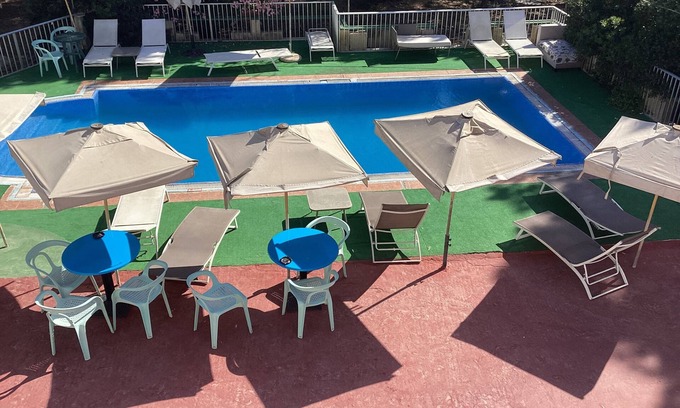 Is-Salina Bed & Breakfast | guesthouse with pool with AC and WiFi in fabulous Naxxar/Qawra