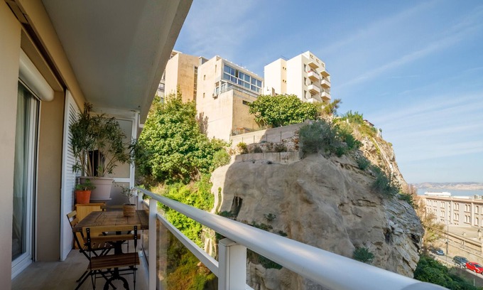 Saint-Lambert Apartment | GuestReady - Apartment close to the city center, sea view