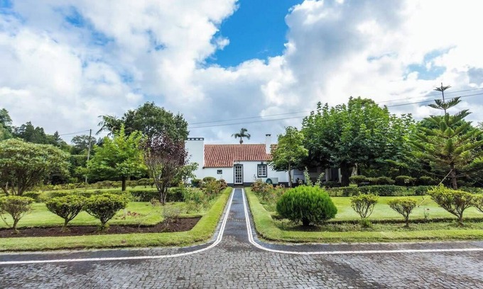 Furnas House | GuestReady - Casa das duas Ribeiras