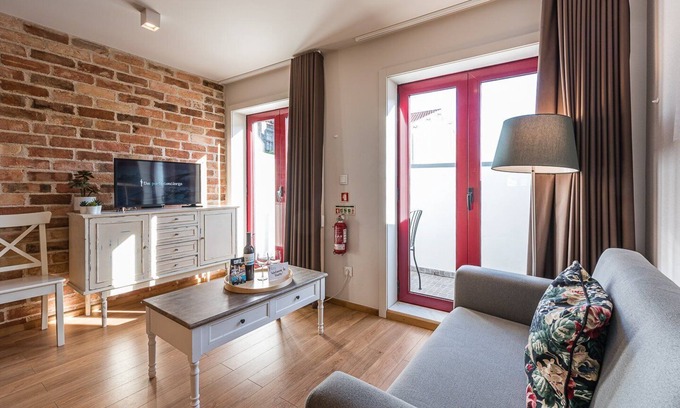 Bonfim Apartment | GuestReady - Crayon Walls 3rd