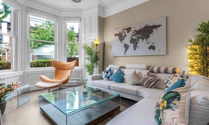 Bonnington Apartment | GuestReady - Designer Elegance in City's Heart