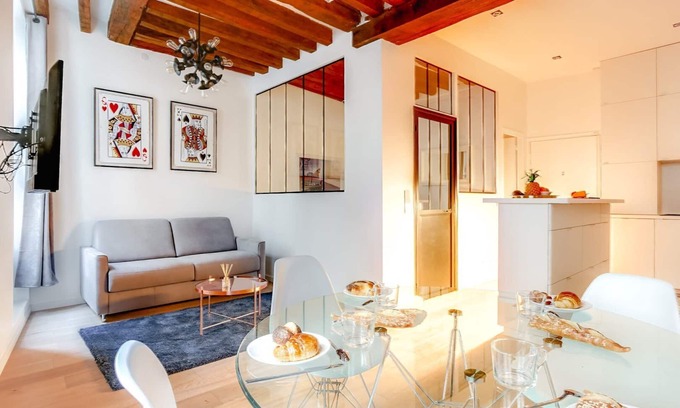 Les Halles Apartment | GuestReady - Heart of Paris Flat