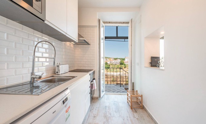 Santo Condestavel Apartment | GuestReady - Mosaic Terrace