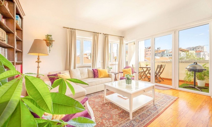Alto do Pina Apartment | GuestReady - Rejuvenate in central Lisbon