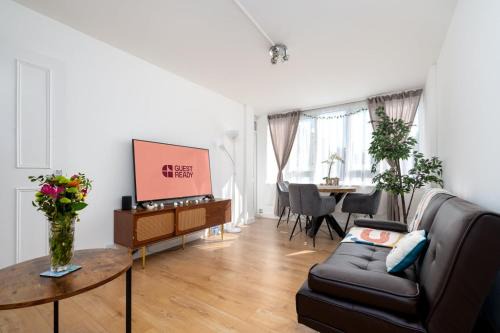 North Finchley Apartment | GuestReady - Serene retreat in North Finchley
