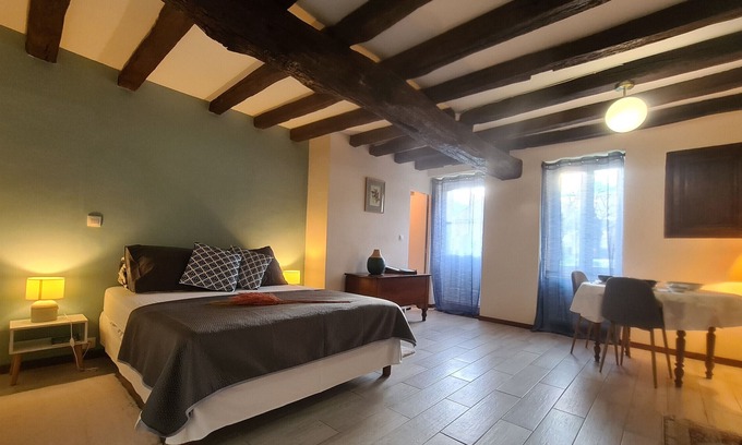 Nohant-Vic Bed & Breakfast | Guestroom Nohant-Vic, studio flat, 2 persons