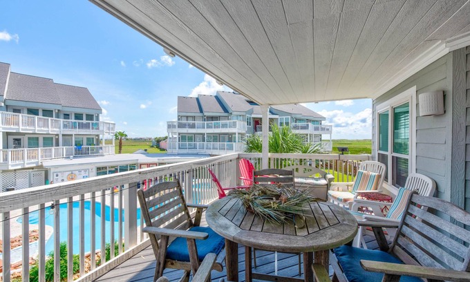 Port Aransas Condo | Gulf Breeze | Gorgeous Pool, Amazing Gulf Views