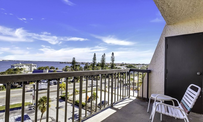 St. Pete Beach Condo | 🌴 Gulf Gate Resort #507 – Bayfront Comfort on St. Pete Beach