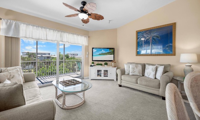 Englewood Condo | Gulf Sands – 3BR Steps to Pool & Private Beach