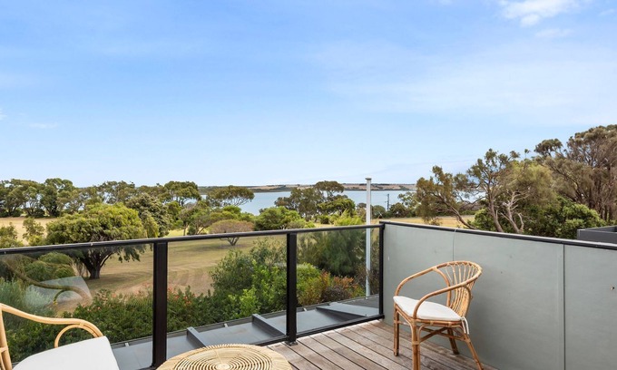 Queenscliff House | Gummy House by the Bay