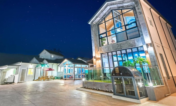 Gyeongju House | Gyeongju Cheongun28 Kids Poolvilla