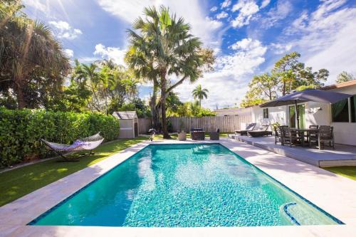 Riverside Park House | Gypsy Soul Villa & Pool Retreat