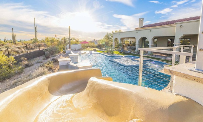 Pinnacle Peak House | HÓZHÓ East Estate at Lone Mountain