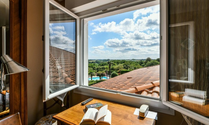 Montfort-en-Chalosse Hotel | Hôtel Aux Tauzins