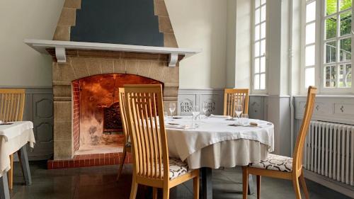 Douarnenez Hotel | Hôtel De France - Restaurant L'insolite