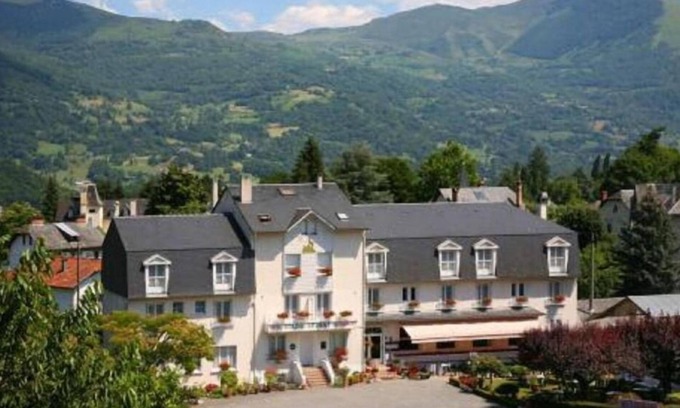 Argeles Gazost Hotel | Hôtel du Soleil Levant