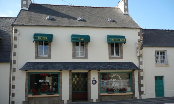 Lanhouarneau Hotel | Hôtel Le Goff