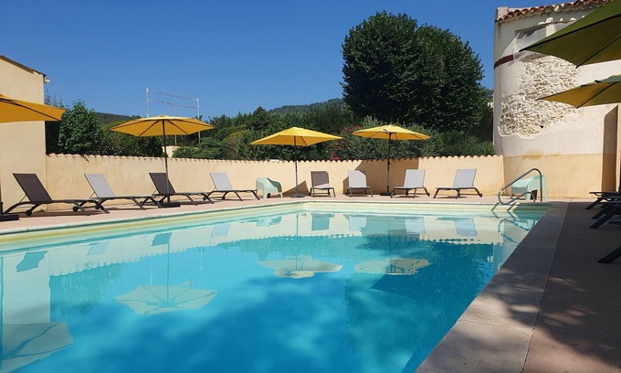 Manosque Hotel | Hôtel Le Mas Des Quintrands