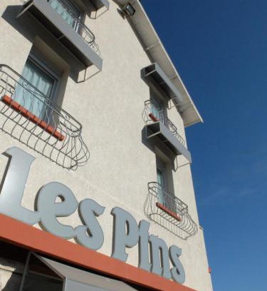 Saint-Trojan-les-Bains Hotel | Hôtel Les Pins
