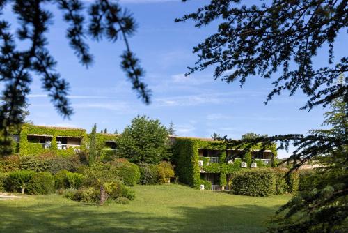 Greoux-les-Bains Hotel | Hôtel & Résidence Lou Paradou Gréoux Les Bains