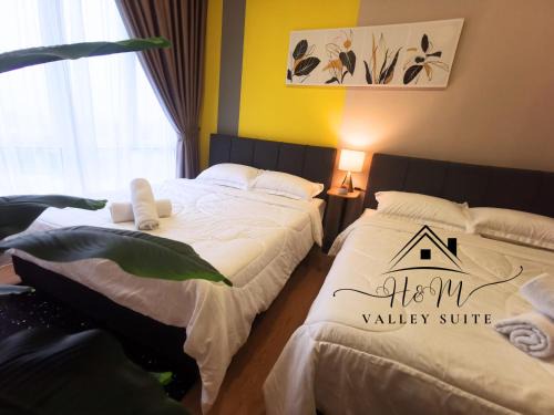 Kuantan Apartment | H&M Valley Suite - Pool View