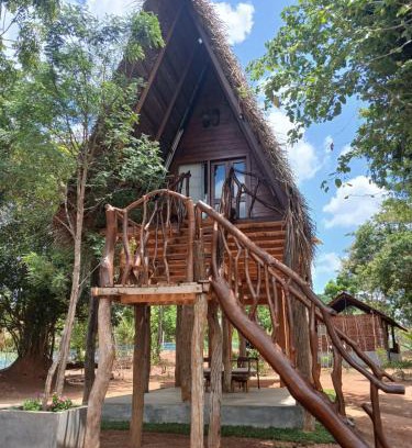 Habarana Ski Chalet | Habarana Chena Hut - Air conditioning Private Cabana with Balcony