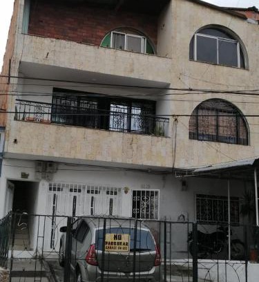 Bello House | Habitación acogedora en ambiente familiar al norte de Medellín