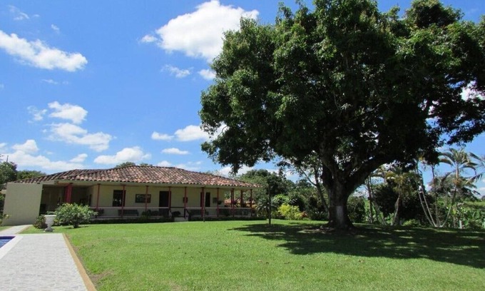 Montenegro House | Habitación Cuádruple con baño privado - Finca Palma Soriano