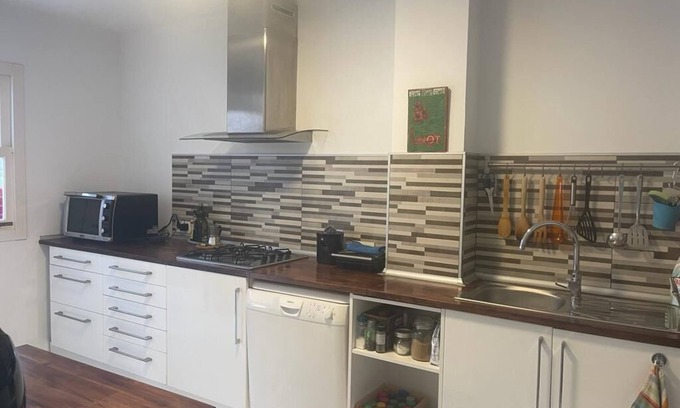 Plaza de Toros Condo | HABITACIÓN DOBLE CON BAÑO PROPIO EN PISO COMPARTIDO WIFI, AIRE ACOND CALEFACCIÓN