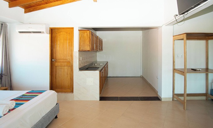 Covenas Hotel | Habitación Superior Múltiple Con Balcón Cerca A La Playa