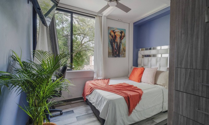 La Candelaria House | Habitacion en Medellin, Baño Privado, Jaccuzi, Wifi