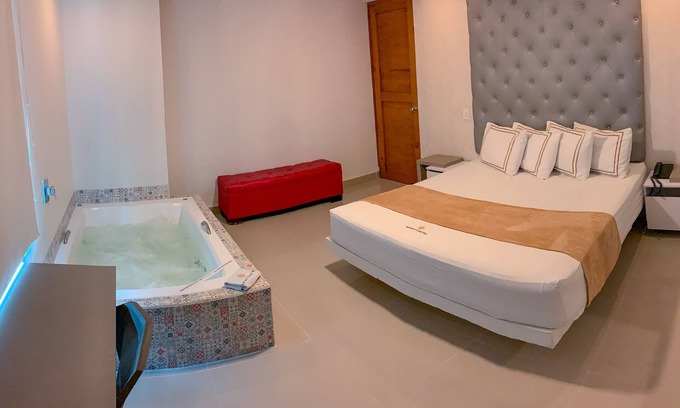 Laureles Hotel | Habitacion Junior Suite Con Jacuzzi En Laureles Estadio