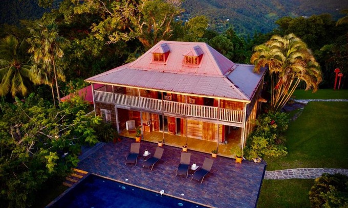 Pointe-Noire House | Habitation Caféière Samana Beauséjour - GUESTHOUSE
