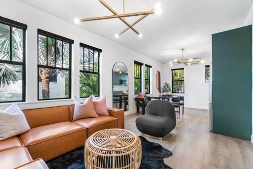 Flamingo Parks Apartment | Hacienda Flamingo Unit 4 - Chic 2BR Retreat Near Shops and Restaurants
