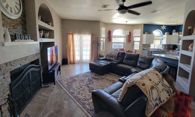 Las Cruces House | Hacienda Leon - Las Cruces Oasis with Pool and Mountain Views