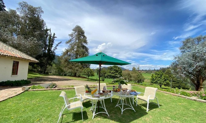 Zipaquira Cottage | Hacienda Quebraditas with beautiful fireplace, 10 minutes from the Salt Cathedral.