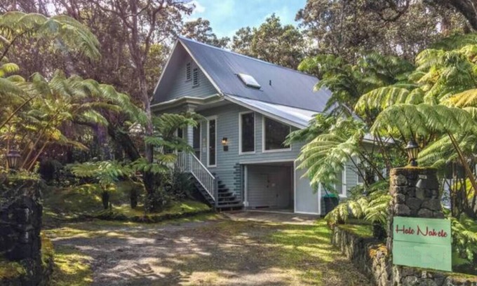 Volcano Ski Chalet | Hale Nahele - private chalet in Hawaiian rainforest near Volcano, Kilauea.