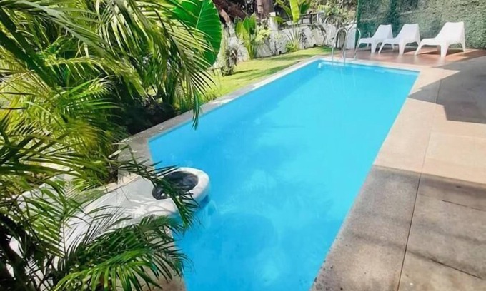 Gauravaddo Bed & Breakfast | Half Hotel