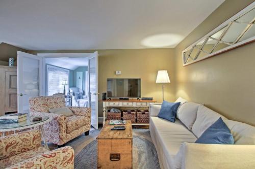 Kennebunk House | half Mi to Beach Lovely Guesthouse in Kennebunk!