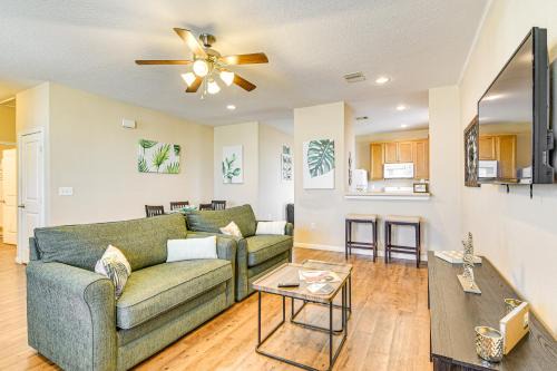 Galveston House | Half-Mi to Galveston Strand Charming Home with Yard