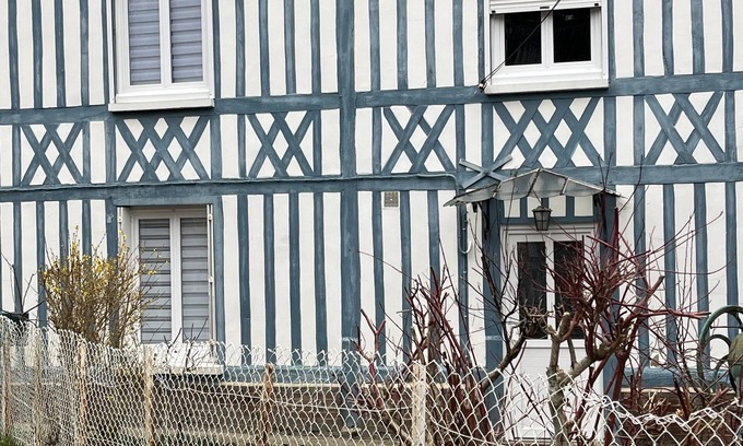 Doudeville House | Half-timbered cottage