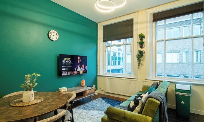 Sheffield Apartment | Hallam Sleek Central Apartment